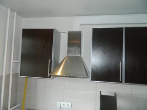 Установка вытяжки на кухне в Ульяновске